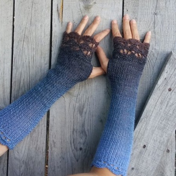 Handknit  Fingerless Long Gloves blue to grey - Picture 3 of 5
